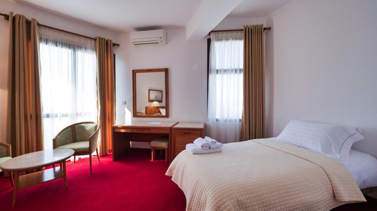 Chateau Linza Resort Tirana Exterior photo